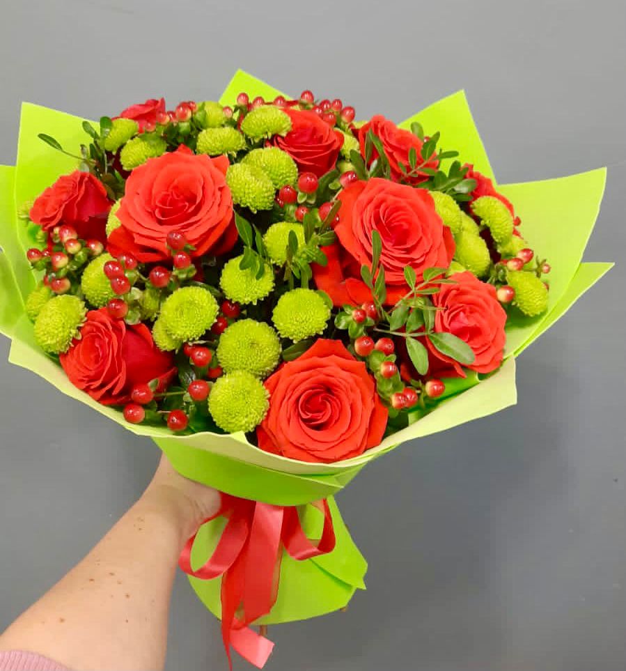 Букет цветов из: Хризантемы и Розы в Палане