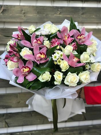 Букет цветов из: Розы и Хризантемы в Палане