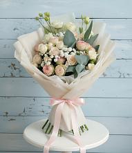 Букет цветов из:  Розы и Лизиантусы в Палане