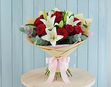 Букет цветов из:  Лилии и Розы в Палане