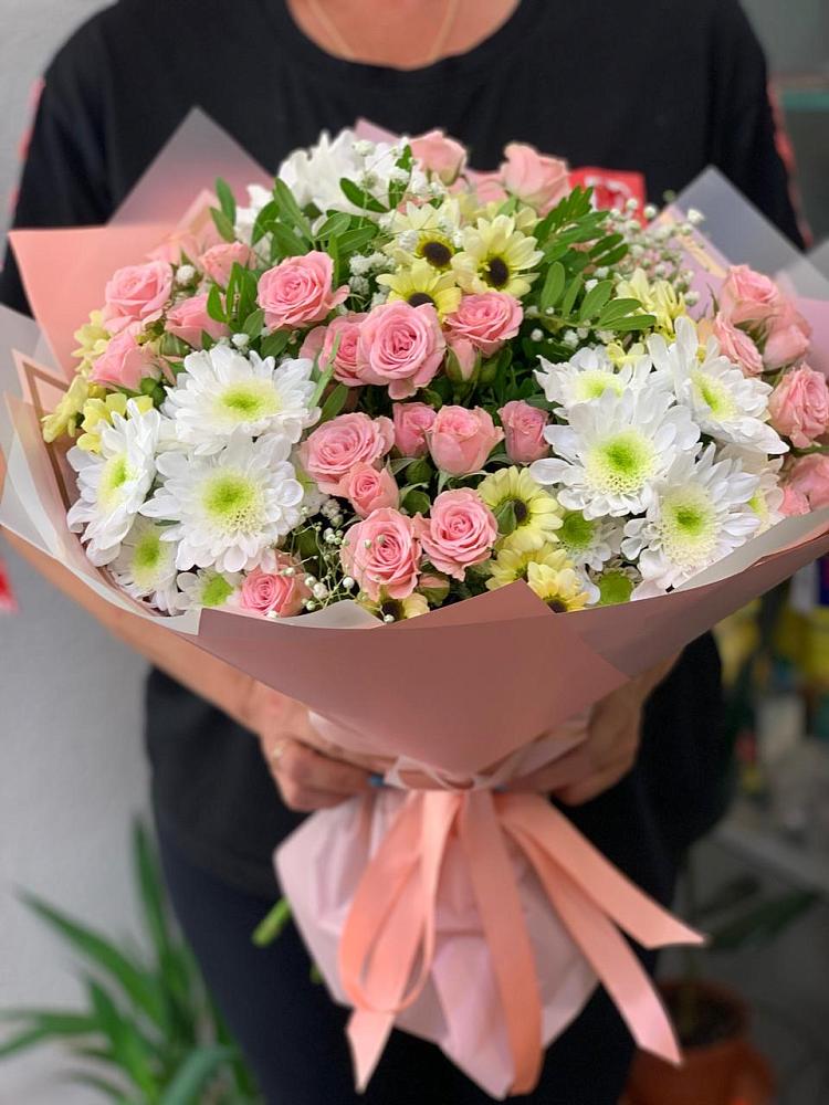 Букет цветов из: Розы и Хризантемы в Палане