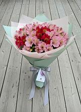 Букет цветов из:  Альстромерии в Палане