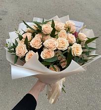Букет Кремовые розы Латте в Палане