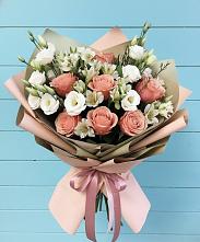 Букет цветов из:  Розы, Альстромерии и Лизиантусы в Палане
