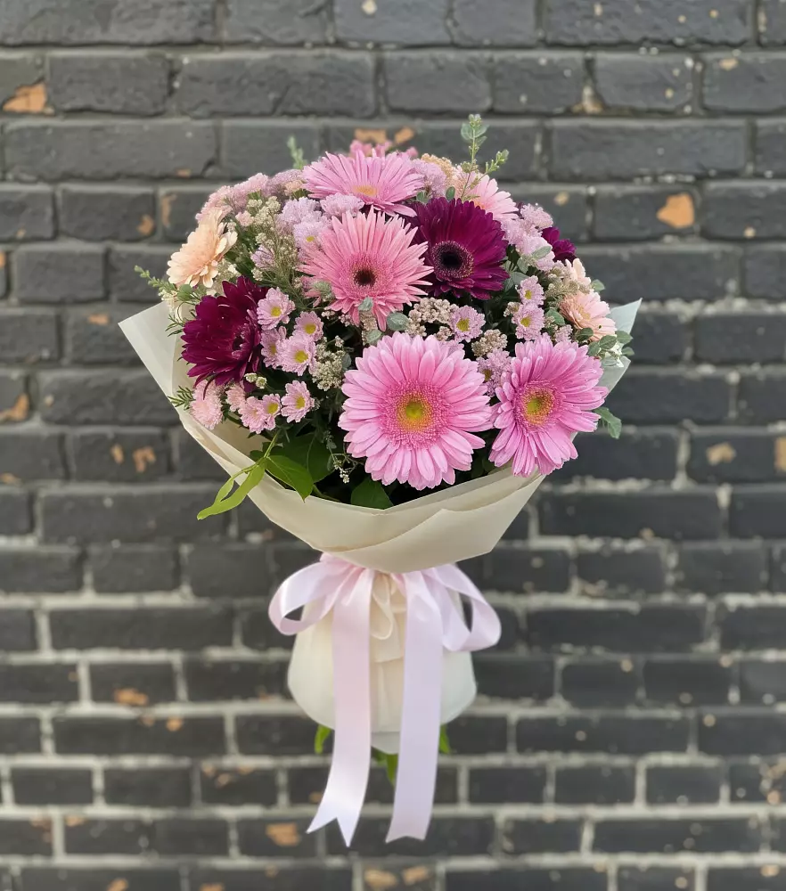 Букет цветов из: Герберы и Хризантемы в Палане