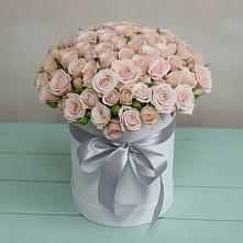 Цветочная композиция из Розы в шляпной коробке в Палане