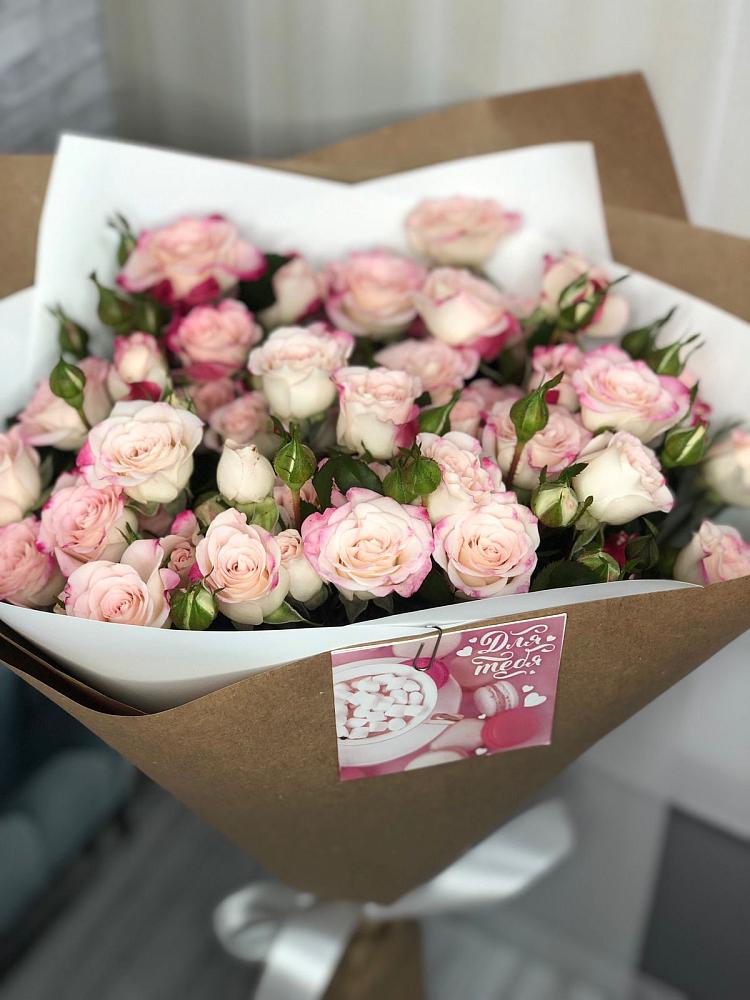 Букет цветов из: Розы в Палане