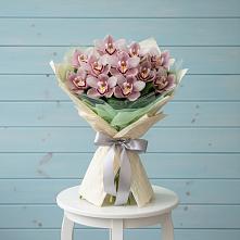 Букет цветов из:  Орхидеи и Розы в Палане