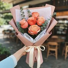 Букет цветов из:  Розы в Палане