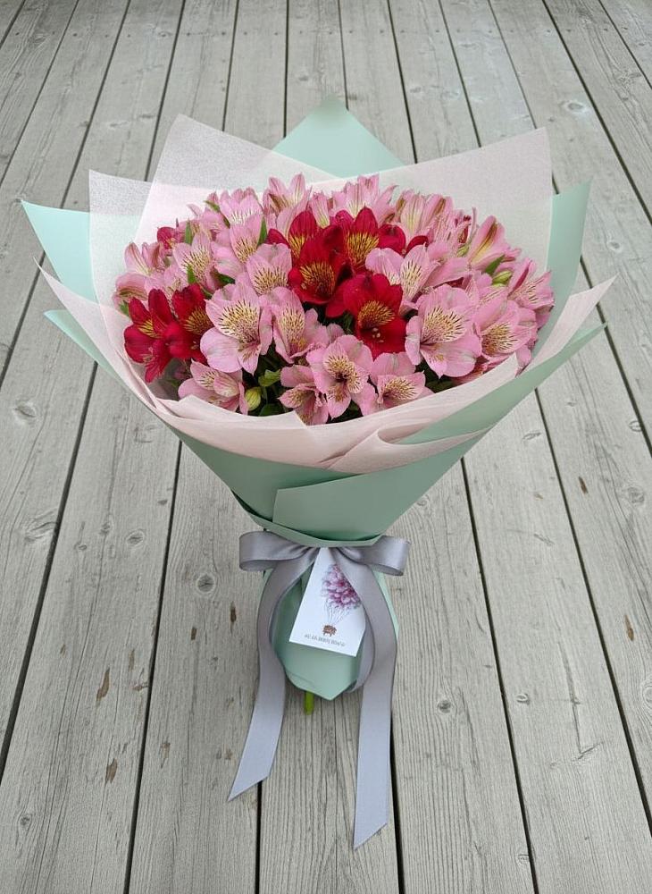 Букет цветов из: Альстромерии в Палане