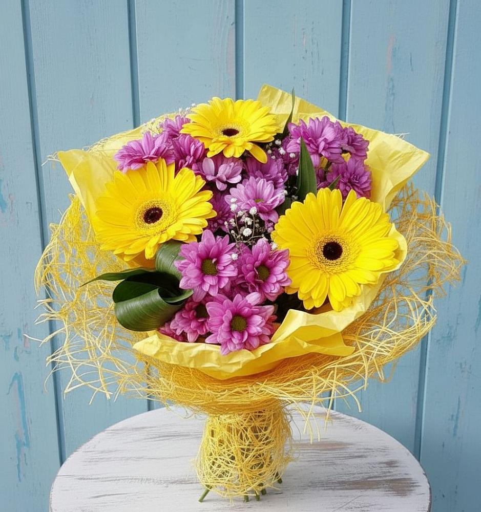 Букет цветов из: Хризантемы и Герберы в Палане