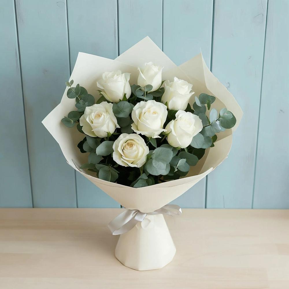 Букет Белые розы в Эвкалипте в Палане