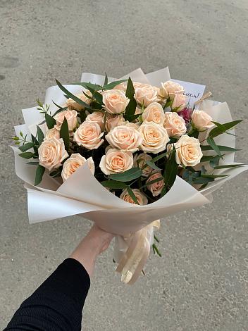 Букет Кремовые розы Латте в Палане