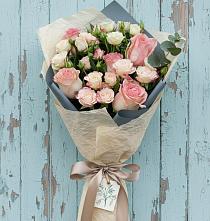 Букет цветов из:  Розы в Палане