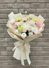 Букет цветов из:  Гвоздики, Розы, Лизиантусы и Хризантемы #REPLACE_PRED# Палане