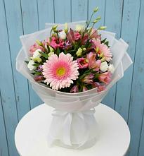 Букет цветов из:  Герберы, Альстромерии и Лизиантусы в Палане