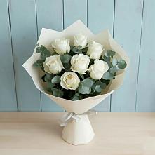 Букет Белые розы в Эвкалипте в Палане