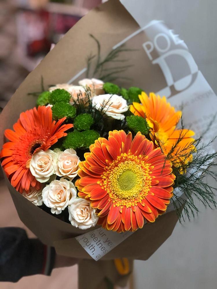 Букет цветов из: Герберы, Хризантемы и Розы в Палане