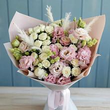Букет цветов из:  Альстромерии и Розы в Палане