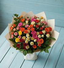 Букет Микс из разноцветных кустовых роз в Палане