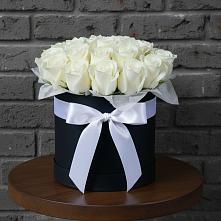 Цветочная композиция из Розы в шляпной коробке в Палане